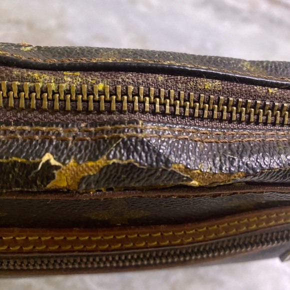 Louis Vuitton Monogram Marly Dragonne GM Wristlet - Picture 3 of 12